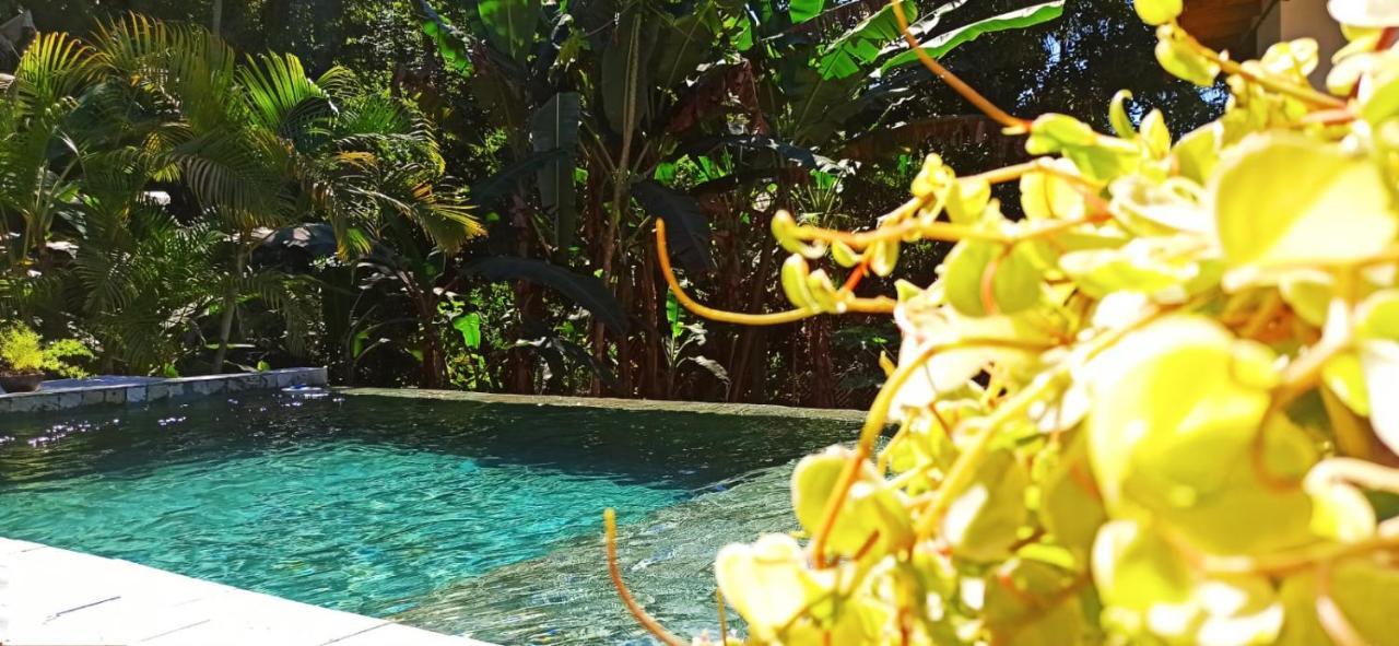 Haleiwa Chales E Suites - A Guest House Do Prumirim أوباتوبا المظهر الخارجي الصورة